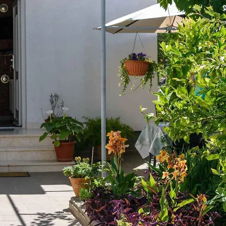 Beachfront In 54815 Apartamento Trogir