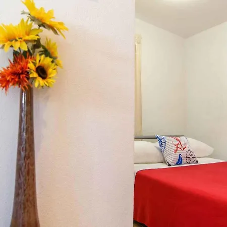 Beachfront In 54815 Apartamento *