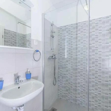 Apartamento Beachfront In 54815 Trogir