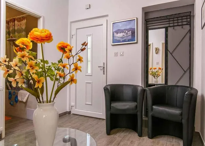 Apartamento Beachfront In 54815 Trogir