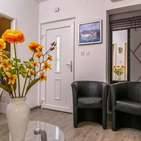 Apartment Beachfront In 54815 Trogir